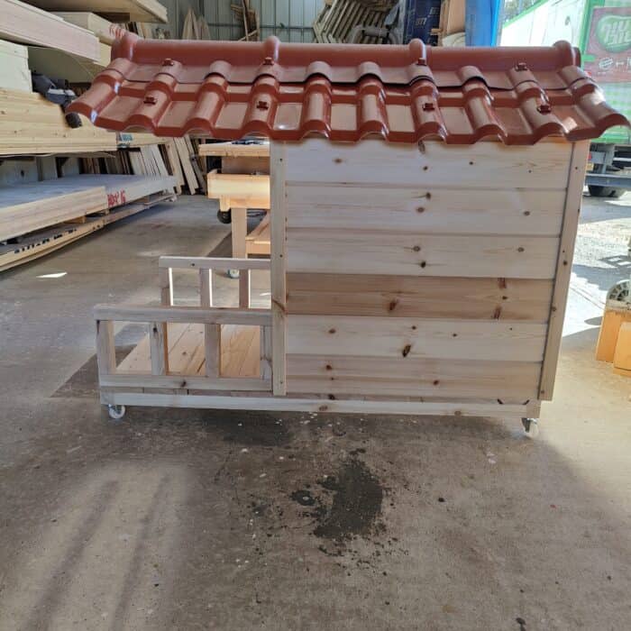 ⁦מלונה עם מרפסת 0.8X1.4 מטר⁩ – תמונה ⁦2⁩