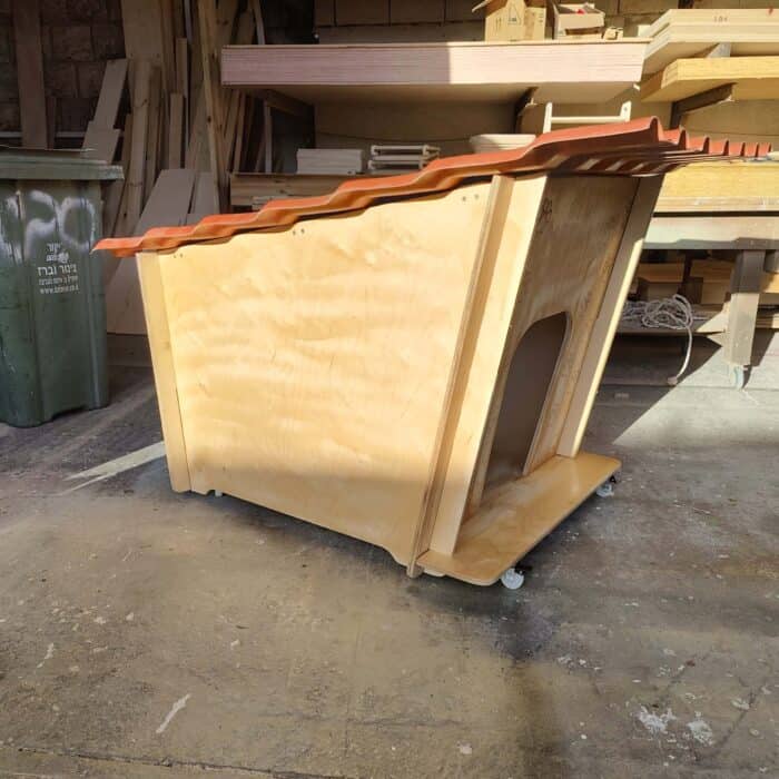 ⁦מלונה גדולה להרכבה עצמית 1.4X0.9- דגם לוסי⁩ – תמונה ⁦2⁩
