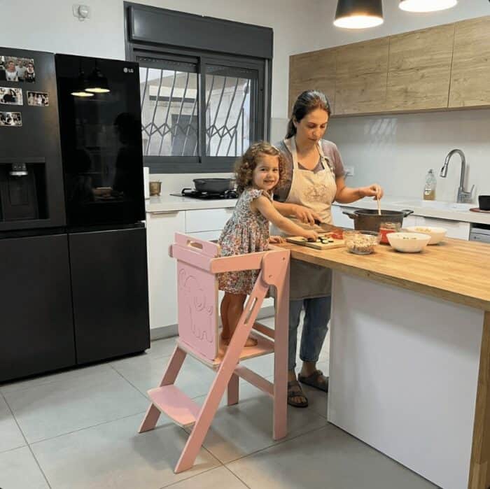 ⁦מגדל למידה פורמייקה ורודה לבנות דגם עילי מתקפל⁩ – תמונה ⁦2⁩